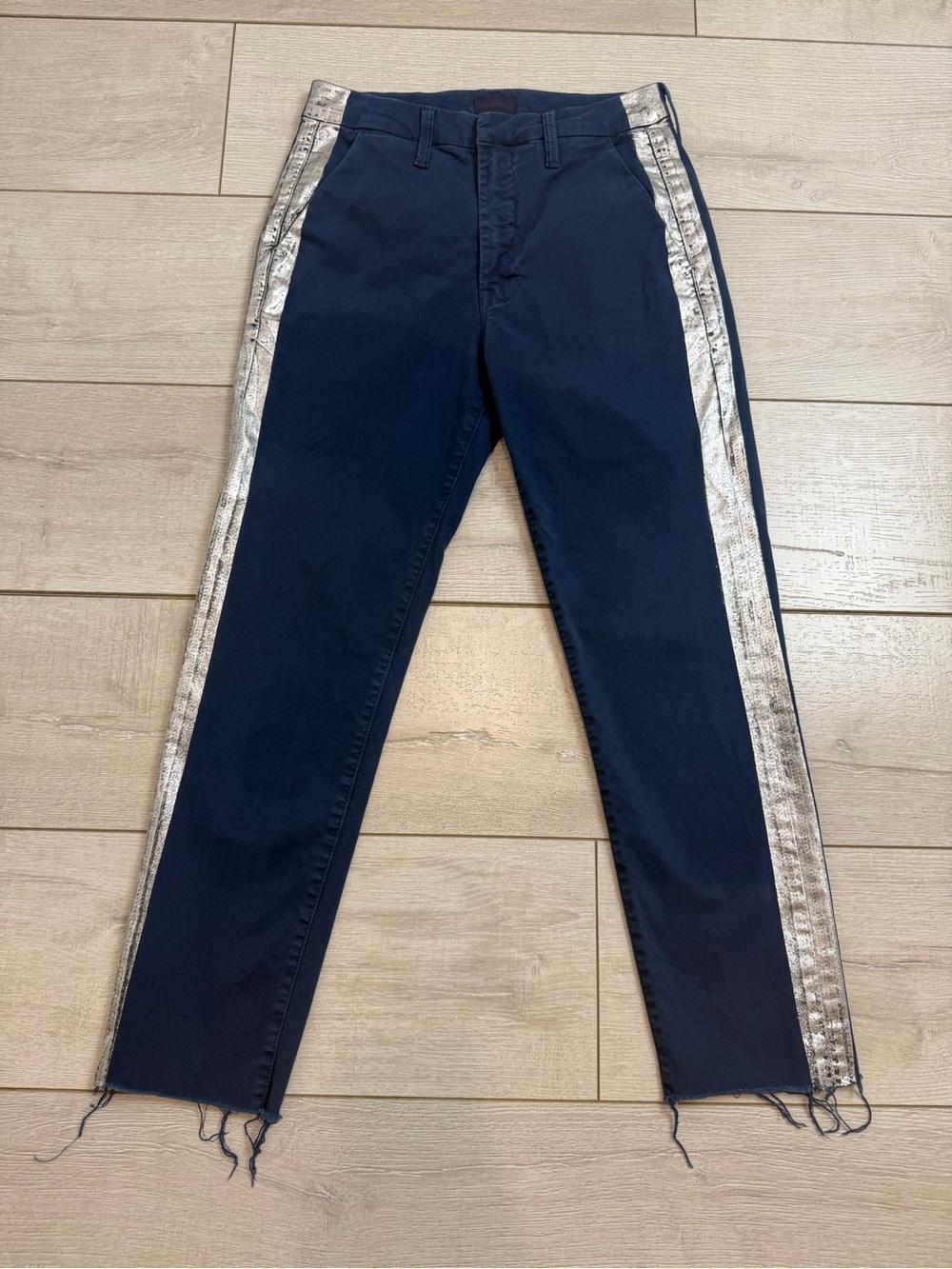 MOTHER The Shaker Prep Pant Navy Metallic Side Stripe Raw Hem Size 24